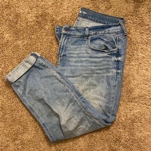 Cuffed light wash boyfriend Jean